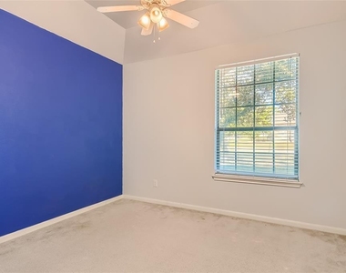 290 Maeves Way - Photo Thumbnail 10