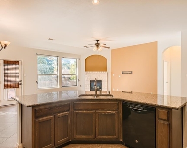 290 Maeves Way - Photo Thumbnail 5