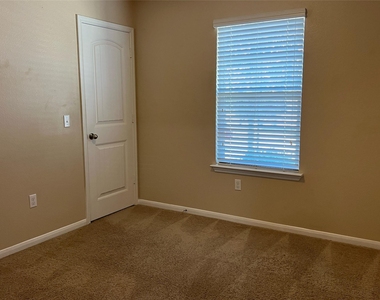 119 Acadia Cv - Photo Thumbnail 11