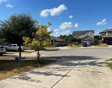 119 Acadia Cv - Photo Thumbnail 15