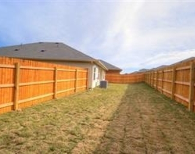 119 Acadia Cv - Photo Thumbnail 10