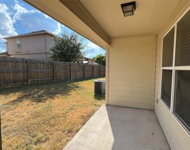 119 Acadia Cv - Photo Thumbnail 14