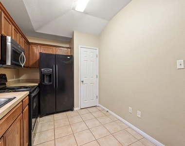 5208 Sioux Ln - Photo Thumbnail 8
