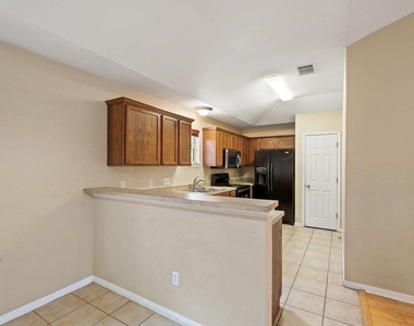 5208 Sioux Ln - Photo Thumbnail 9