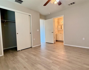 12333 Paloma Blanca Way - Photo Thumbnail 12