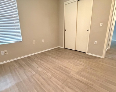 12333 Paloma Blanca Way - Photo Thumbnail 17