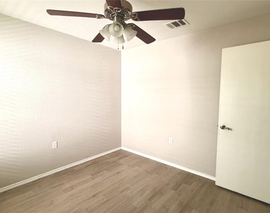 12333 Paloma Blanca Way - Photo Thumbnail 20
