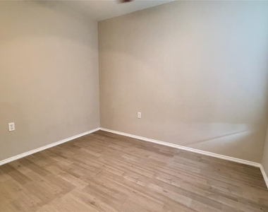 12333 Paloma Blanca Way - Photo Thumbnail 16