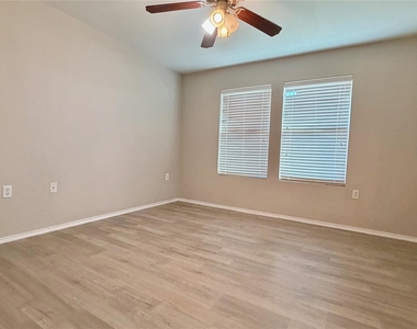 12333 Paloma Blanca Way - Photo Thumbnail 11