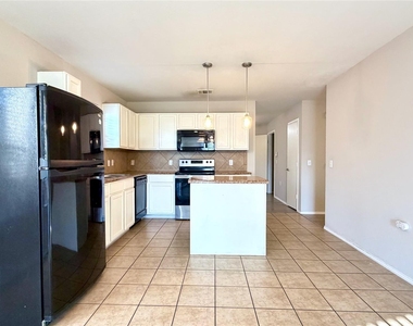 12333 Paloma Blanca Way - Photo Thumbnail 8
