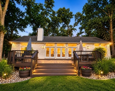 2910 Edgewater Dr - Photo Thumbnail 6