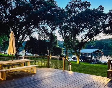 2910 Edgewater Dr - Photo Thumbnail 27