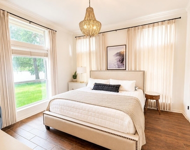 2910 Edgewater Dr - Photo Thumbnail 14
