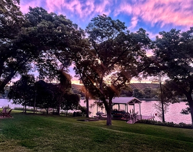 2910 Edgewater Dr - Photo Thumbnail 32