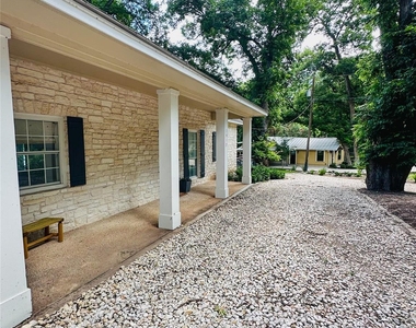 2910 Edgewater Dr - Photo Thumbnail 37