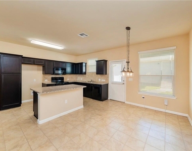 707 Katmai Cir - Photo Thumbnail 3