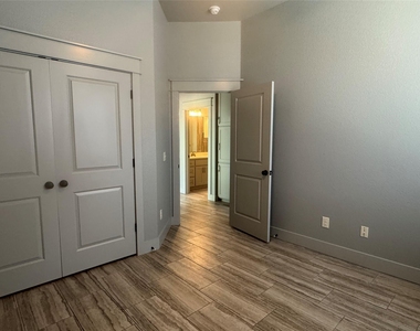 290 Hugo Rd - Photo Thumbnail 14