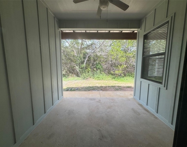 290 Hugo Rd - Photo Thumbnail 18