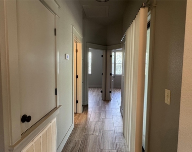 290 Hugo Rd - Photo Thumbnail 10