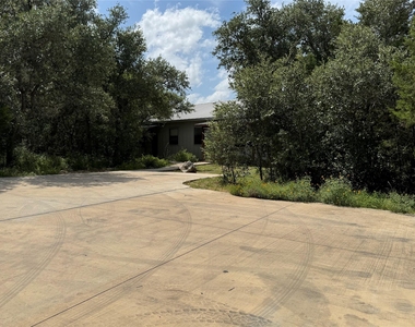 290 Hugo Rd - Photo Thumbnail 2