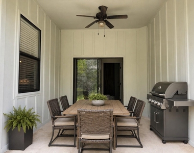290 Hugo Rd - Photo Thumbnail 16