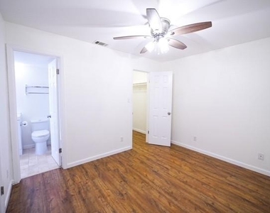 2500 Burleson Rd - Photo Thumbnail 6