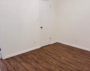 2500 Burleson Rd - Photo Thumbnail 5
