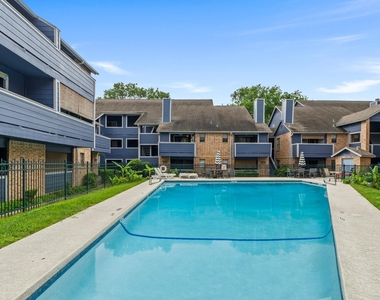 2500 Burleson Rd - Photo Thumbnail 12
