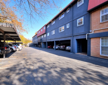900 S Lamar Blvd - Photo Thumbnail 14