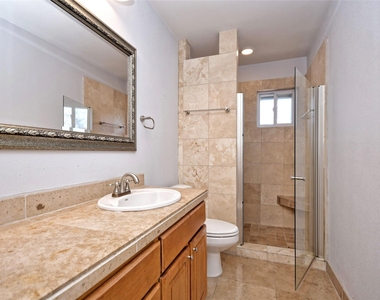 900 S Lamar Blvd - Photo Thumbnail 10