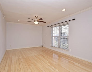 900 S Lamar Blvd - Photo Thumbnail 5