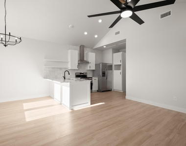 306 S Avenue P Ave - Photo Thumbnail 12