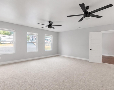 9706 Cottle Dr - Photo Thumbnail 7