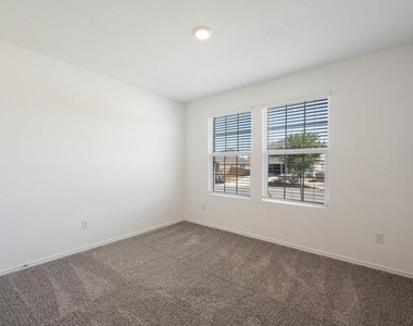 3210 Dusted Daisy St - Photo Thumbnail 23