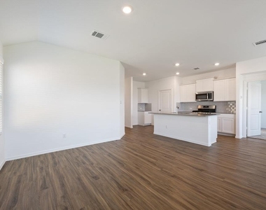 3210 Dusted Daisy St - Photo Thumbnail 3