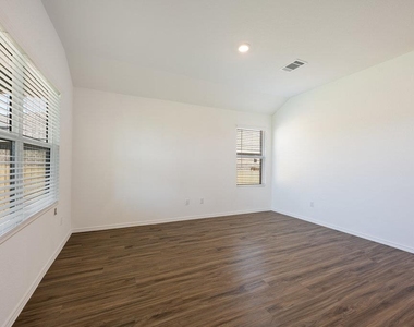 3210 Dusted Daisy St - Photo Thumbnail 20