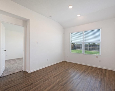 3210 Dusted Daisy St - Photo Thumbnail 18