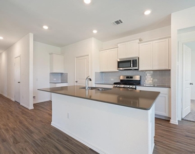 3210 Dusted Daisy St - Photo Thumbnail 7