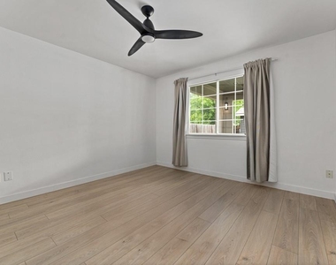 1409 Lantern Light Dr - Photo Thumbnail 8