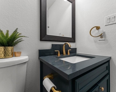 1409 Lantern Light Dr - Photo Thumbnail 10