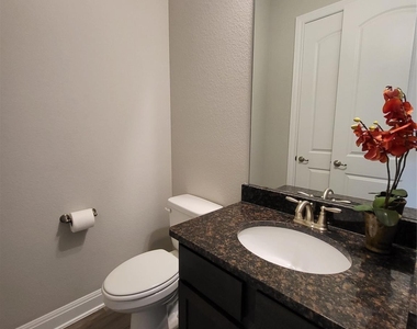 3750 E Palm Valley Blvd - Photo Thumbnail 23