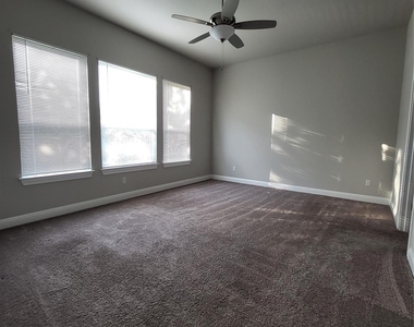 3750 E Palm Valley Blvd - Photo Thumbnail 4