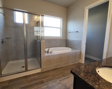 3750 E Palm Valley Blvd - Photo Thumbnail 32