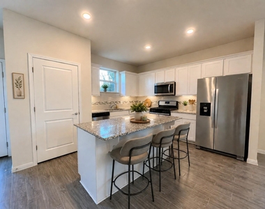 5901 Charles Merle Dr - Photo Thumbnail 23