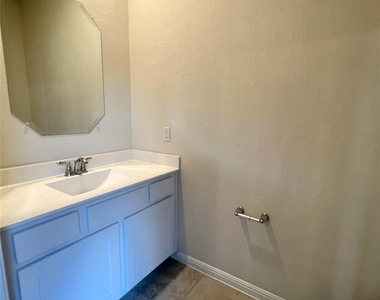 5901 Charles Merle Dr - Photo Thumbnail 6