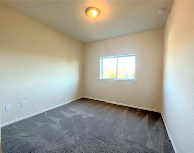 5901 Charles Merle Dr - Photo Thumbnail 11