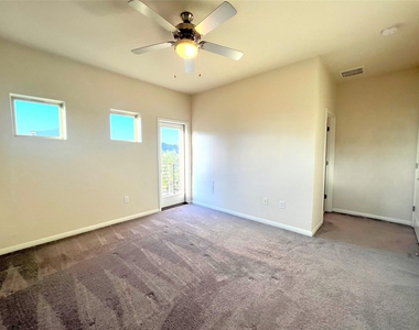 5901 Charles Merle Dr - Photo Thumbnail 7
