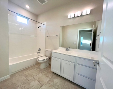 5901 Charles Merle Dr - Photo Thumbnail 12