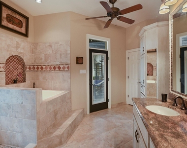 215 Tellus St - Photo Thumbnail 11