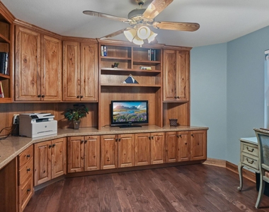 215 Tellus St - Photo Thumbnail 15